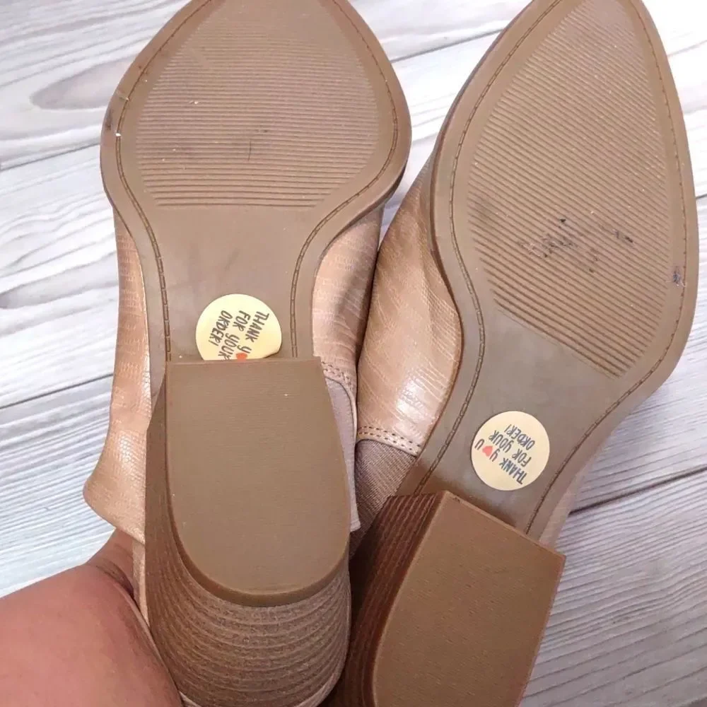 (10-0041)  Universal Thread Tan Tara Slip on Sandals Sz 6